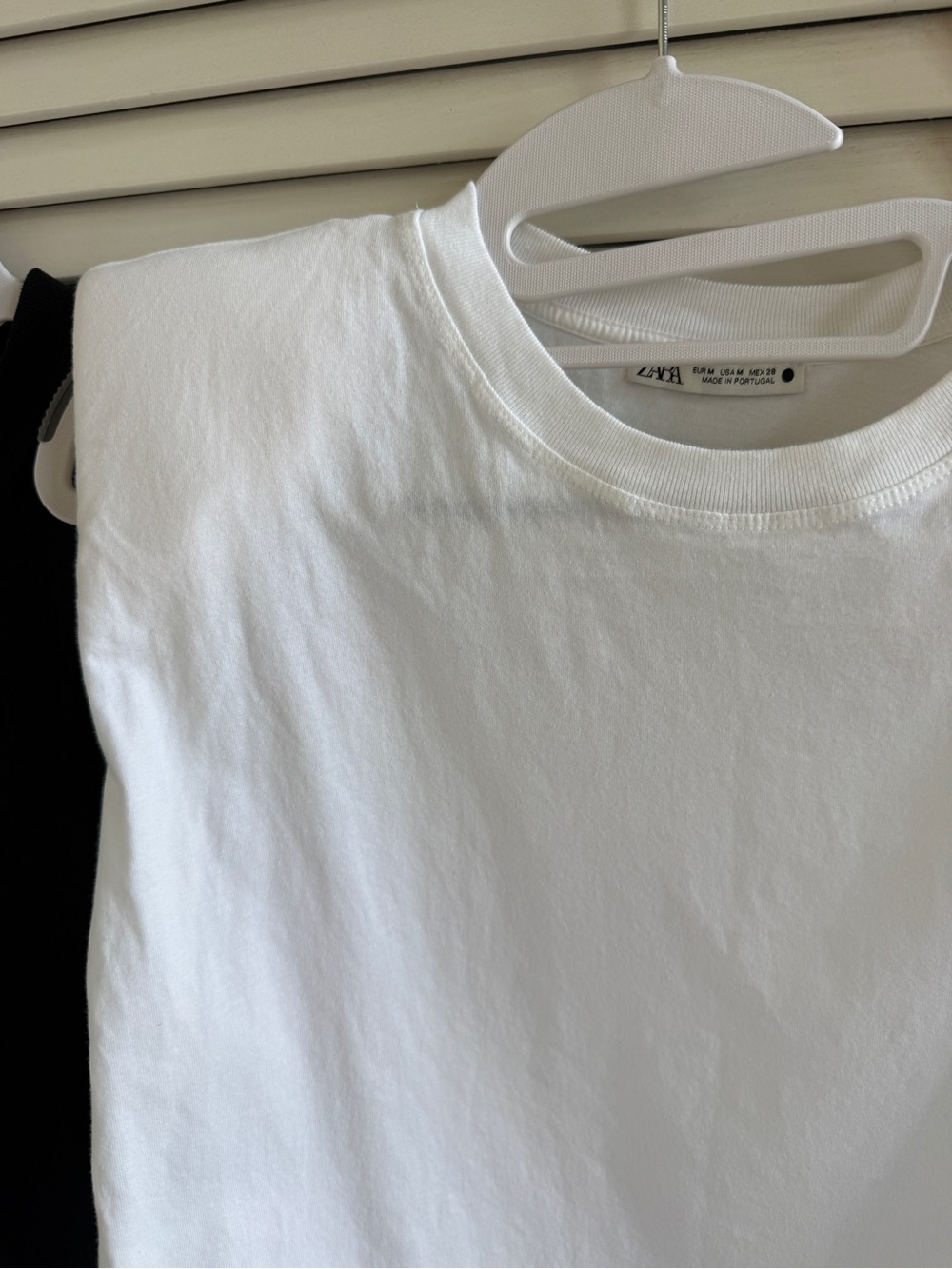 Zara Black and White Shoulder-Pad Tank Tops - Picture 2 of 8